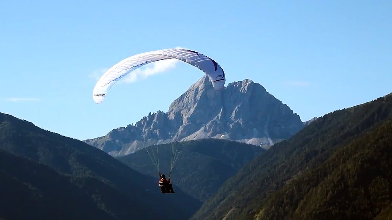 Gleitschirmfliegen lernen mit Papillon Paragliding auf der Wasserkuppe und in den Alpen!
