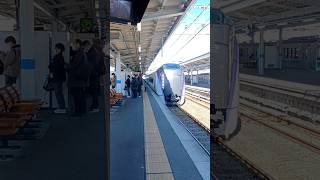 JR東日本長野支社の大糸線の松本駅から特急あずさ22号新宿行きが発車