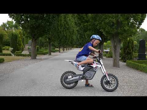 Video: Hvordan drejer du hjørnet af en motorcykel?