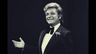 Zeki Müren - Alkışlarla Yaşıyorum