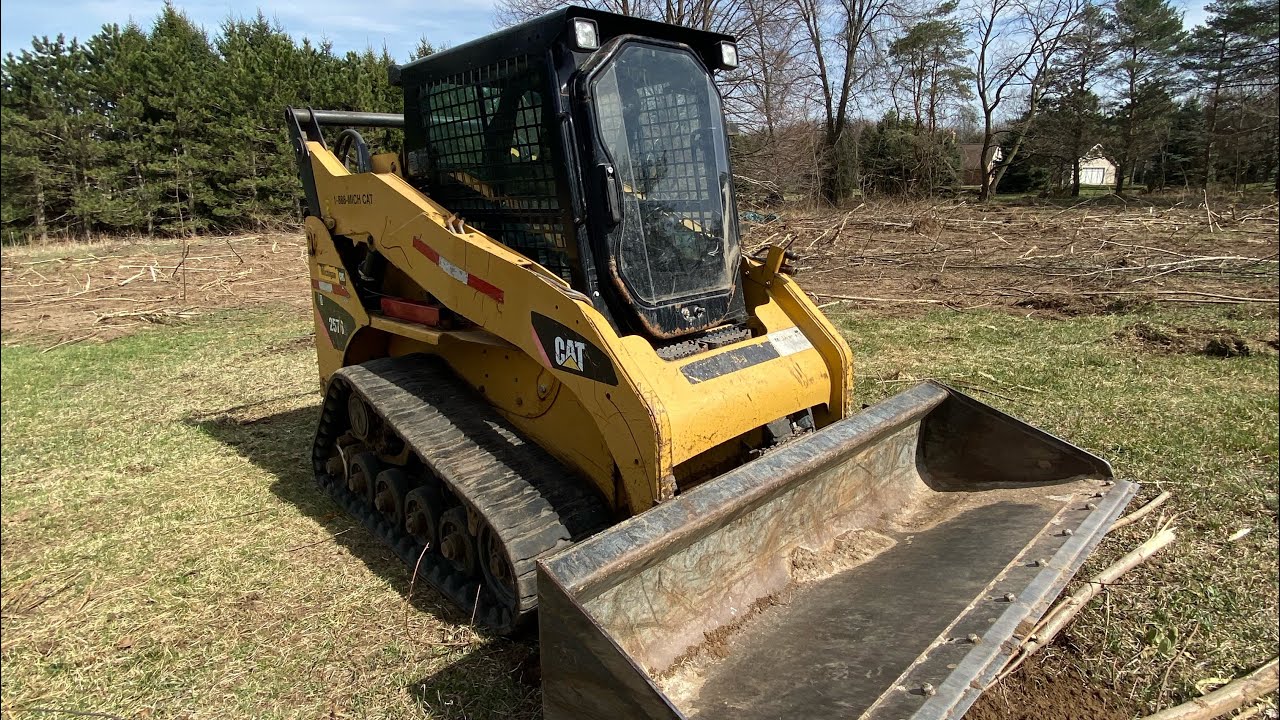 Cat 257B2 Skid Steer - YouTube