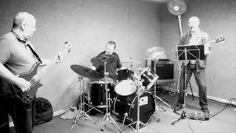 the blue fits - bootleg vidbytes