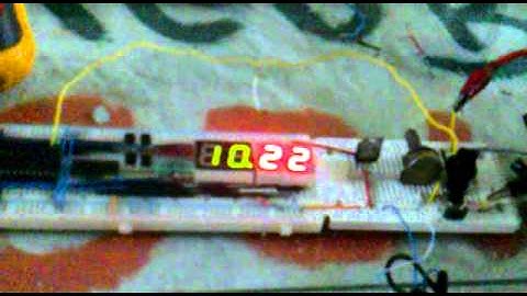 VOLTIMETRO CON PIC 16F877A Y DISPLAY