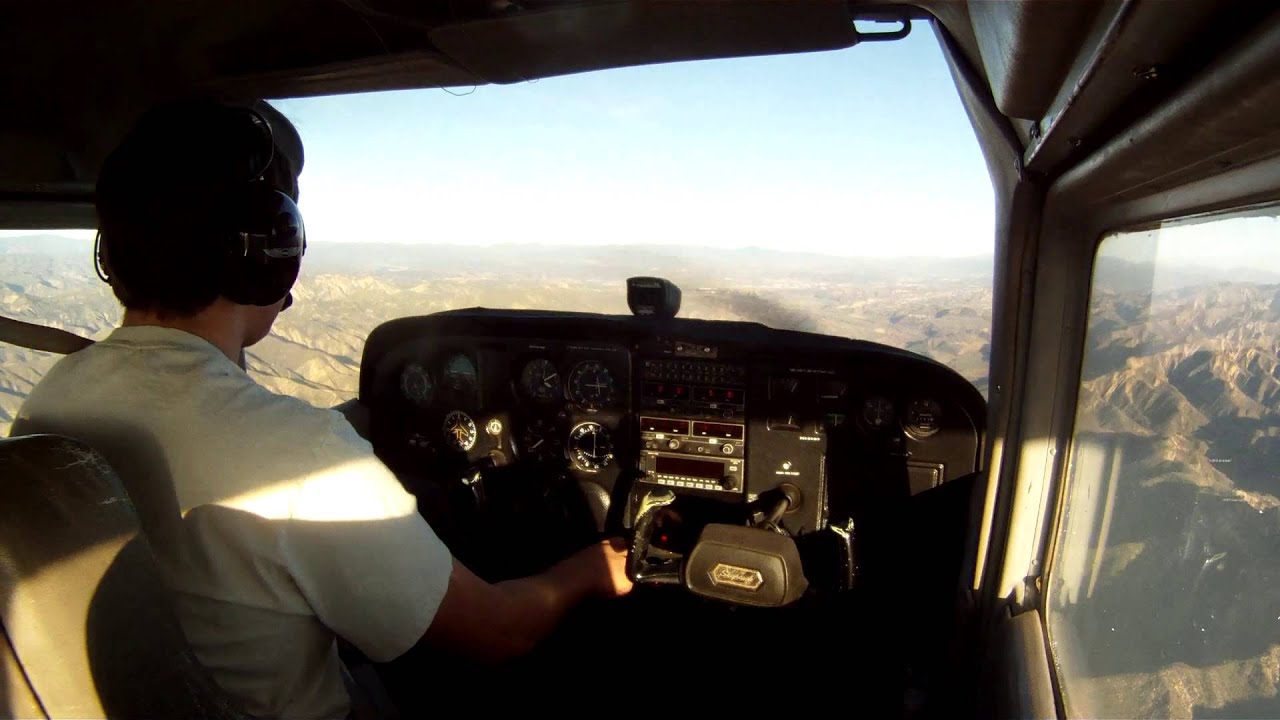 Cessna 172 Unsupervised Solo Flight - YouTube