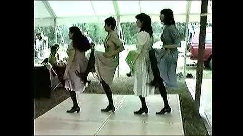 Appalachian Dancing + Old-Time Fiddle 🎶 (rare Crosstown Cloggers performance)