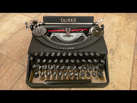 Fox Portable 2 and Oliver Portable typewriters