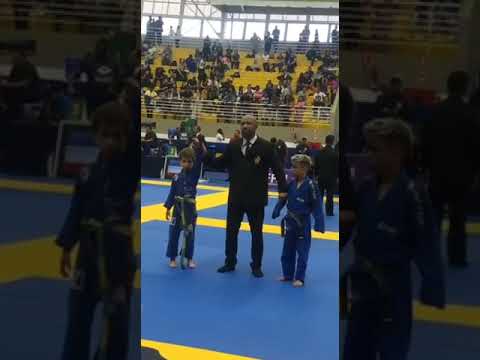 Melhores momentos da luta do atleta mirim picoense Ryan Leal, campeão brasileiro de Jiu-Jitsu