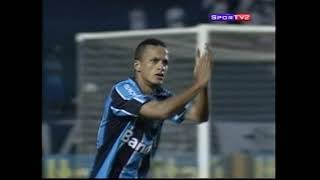 Douglas Costa no jogo Grêmio 3x1 Avai