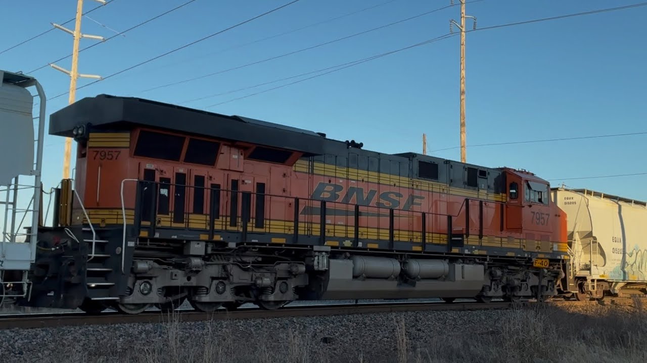 BNSF H-GALTUL with a Mid Dpu.  