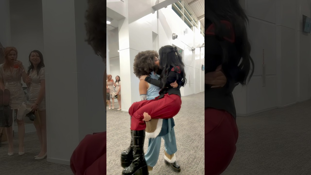 Korra and Asami @earthsplanetcos #korra #legendofkorra #cosplay