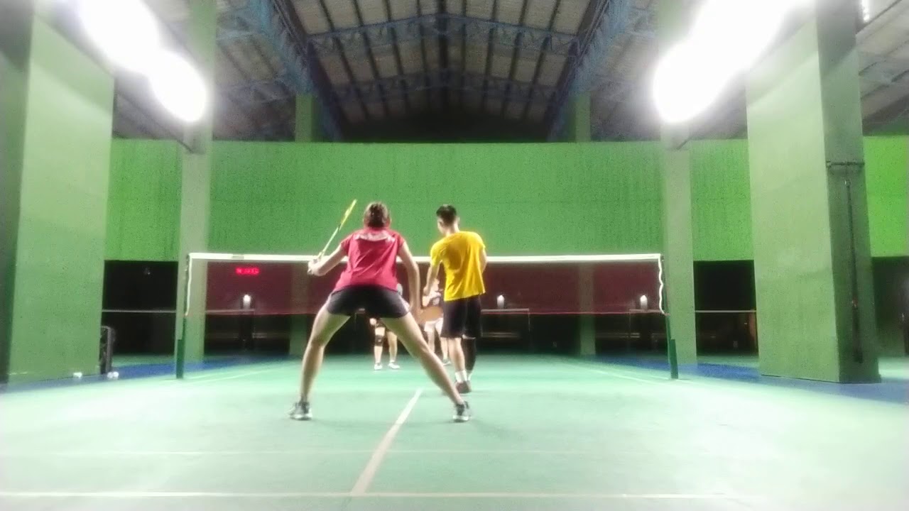 Badminton mixed doubles - YouTube