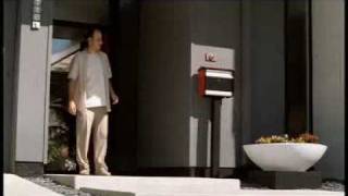 Birds And Windex  Funny Ad