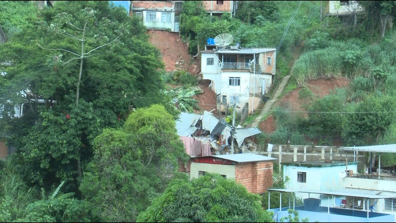FORTES CHUVAS EM JF DEIXAM 65 MORTOS E CERCA DE 8.500 DESABRIGADOS E DESALOJADOS | JF AGORA