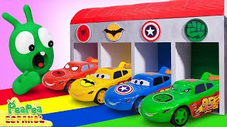 Pea Pea Juega Al Garaje De Coches De Superhéroes | Dibujos Animados Divertidos Para Niños