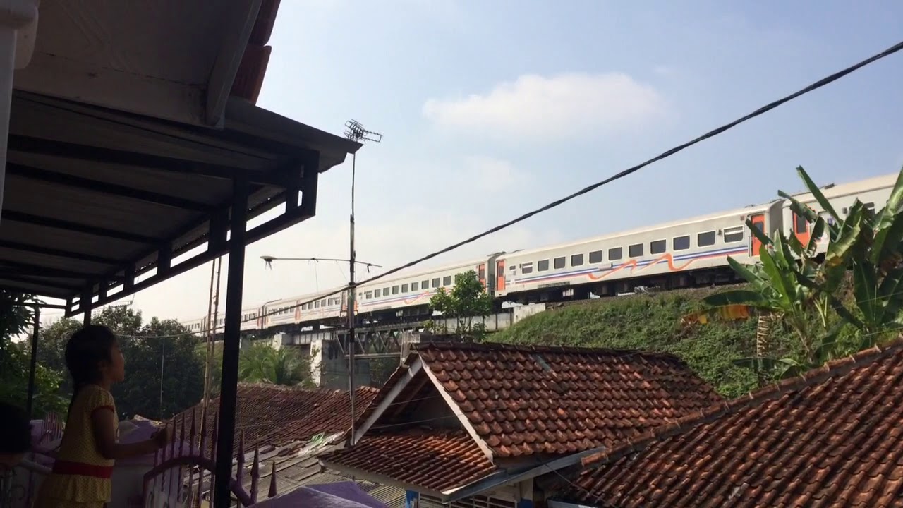 ZUG IN INDONESIEN - YouTube