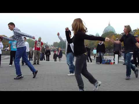 Видео: Jumpstyle бүжиглэж сурах талаар