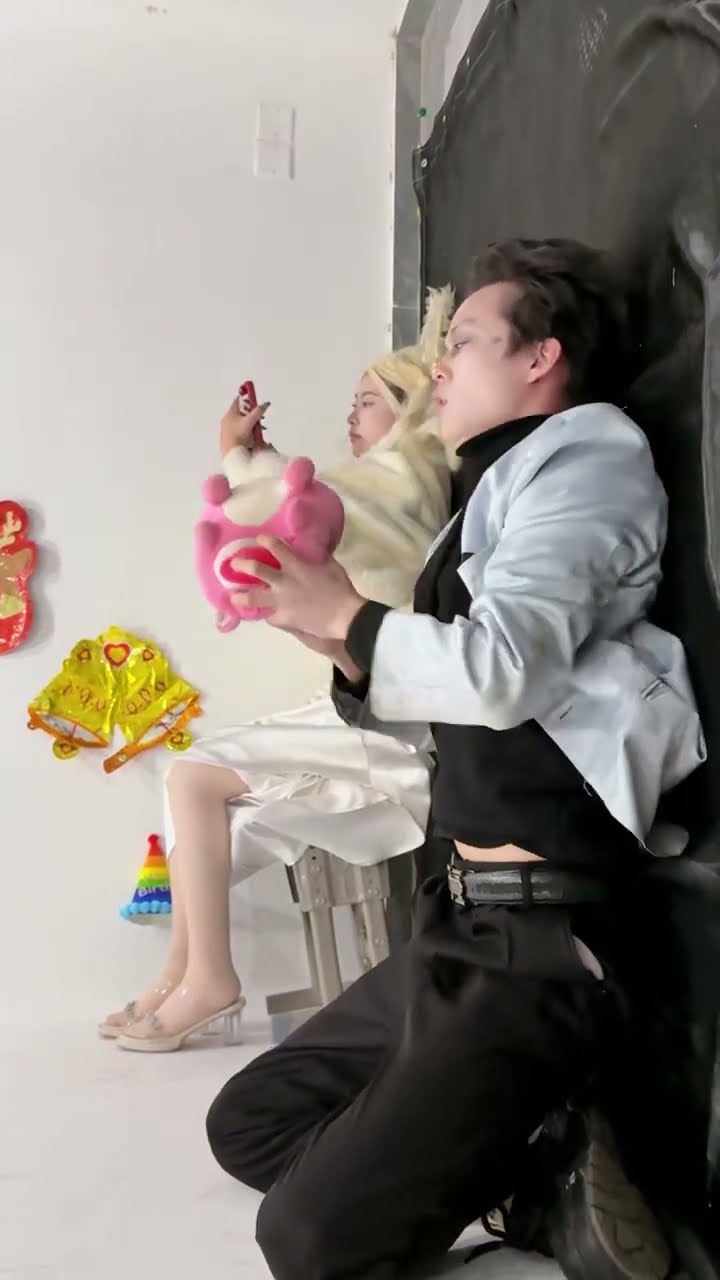 Oh my god! The clown is on the wall? #clown #angel