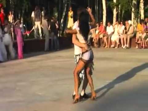 Бачата - YouTube