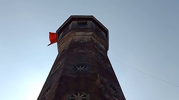 NGẤT NGÂY VỚI CỘT CỜ HA NỘI