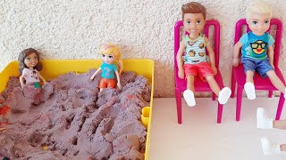 Polly Pocket Parkta Babasını Kaybediyor Babalar Karıştı