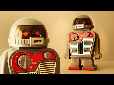 This deluxe ROBOT RADIO by Steepletone is a marvel of simplicity!