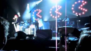 "Weird Al": Live Highlights From First 2011 Concert  Featuring "I Perform This Way"
