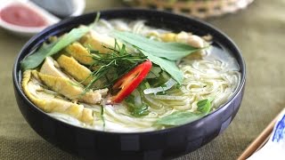 How to make Pho Ga (Vietnamese chicken Pho)