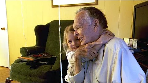 Little girl gives 82-year-old widower new lease on life - DayDayNews