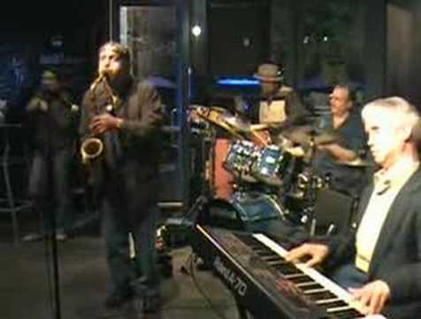 YouTube에서 Pittsburgh Jazz: Kenny Blake - Birdland - 1/2 보기 YouTube에서 Pittsburgh Jazz: Kenny Blake - Birdland - 1/2 보기