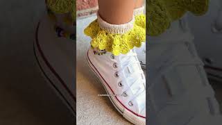 Crochet your own adorable socks with ruffles😃🌸🌸🌸 #crochetsocks #crochet
