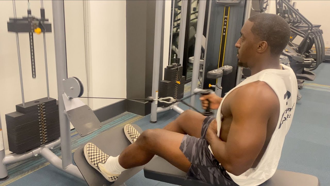 SINGLE ARM SEATED CABLE ROW - YouTube