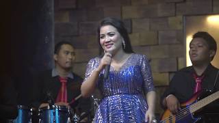 Averiana Barus - Perkantong Samping ( Live Band Zeqita)