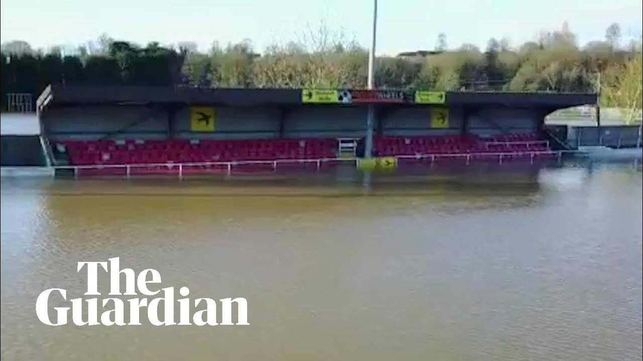 まるで川 完全水没したスタジアム のドローン映像がこれ