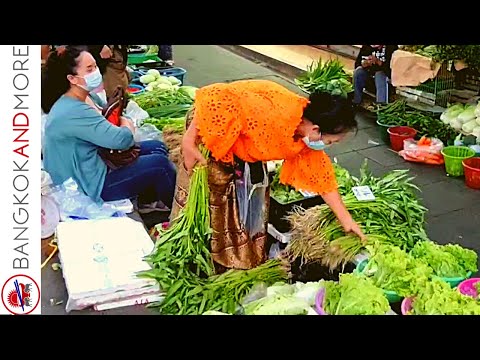 See the Old Traditional Fresh Market in Bangkok