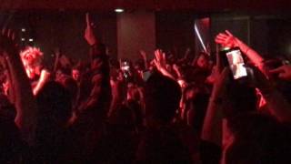 Sum 41 - Makes No Difference Live [Don't Call It A Sum-Back Tour] 01-16-2017 - Bordeaux