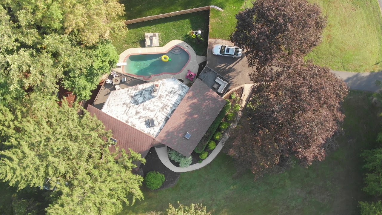 ABOVE THE TREE TOPS: 7 Tree Tops Rd, Lindenberg PA