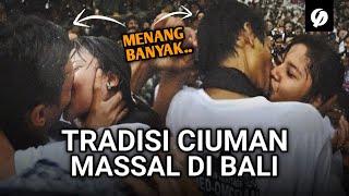 Tradisi Ciuman Massal dari Bali - Omed Omedan