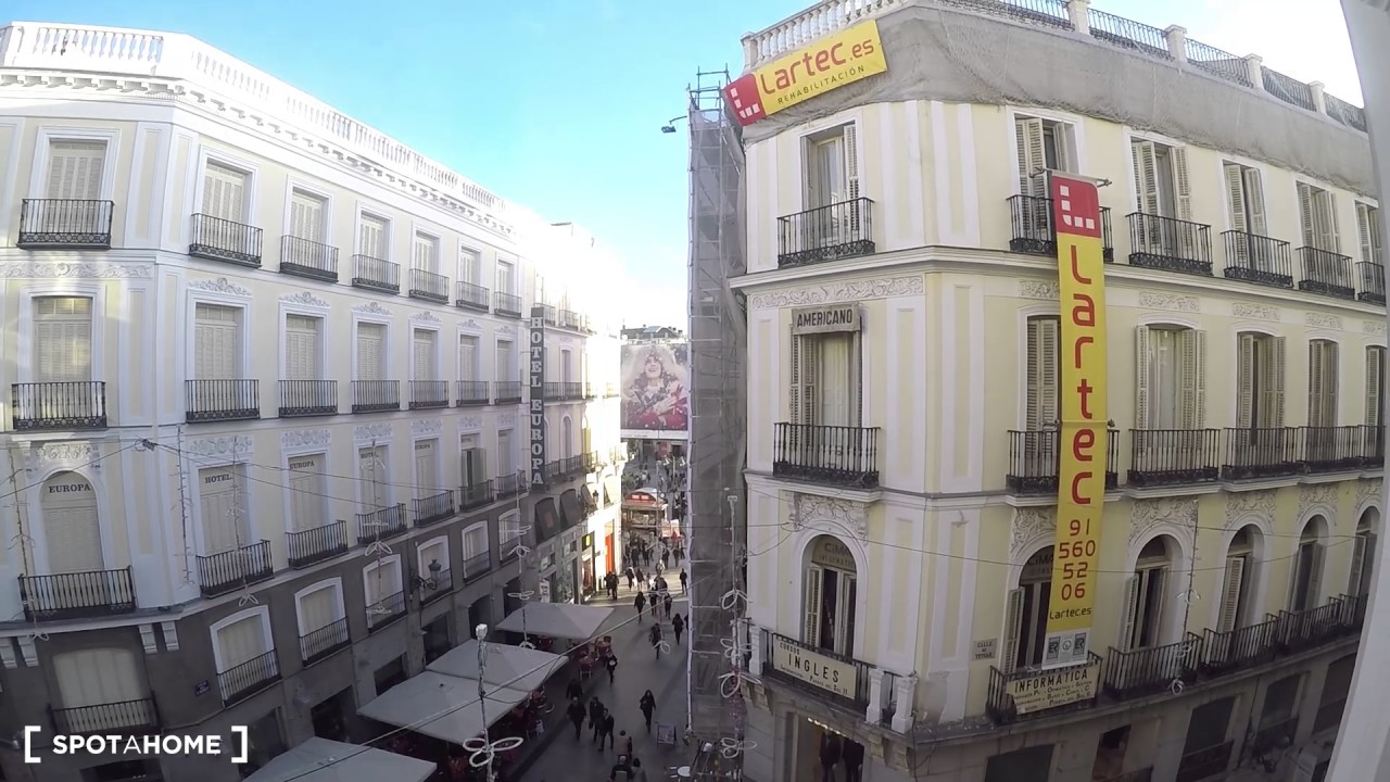 Studio apartment with 3 balconies for rent in Madrid City Centre