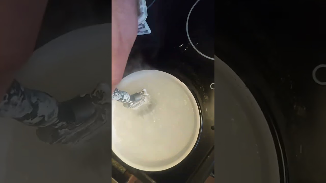 Лучший способ как правильно очистить засохшую кисточку от краски. Ты бы до такого не додумался!