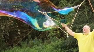 -Animation pour enfant   bulles de savon géantes_