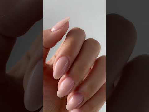 Clean Girl nails