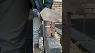 Bricklaying - Buttering A Block