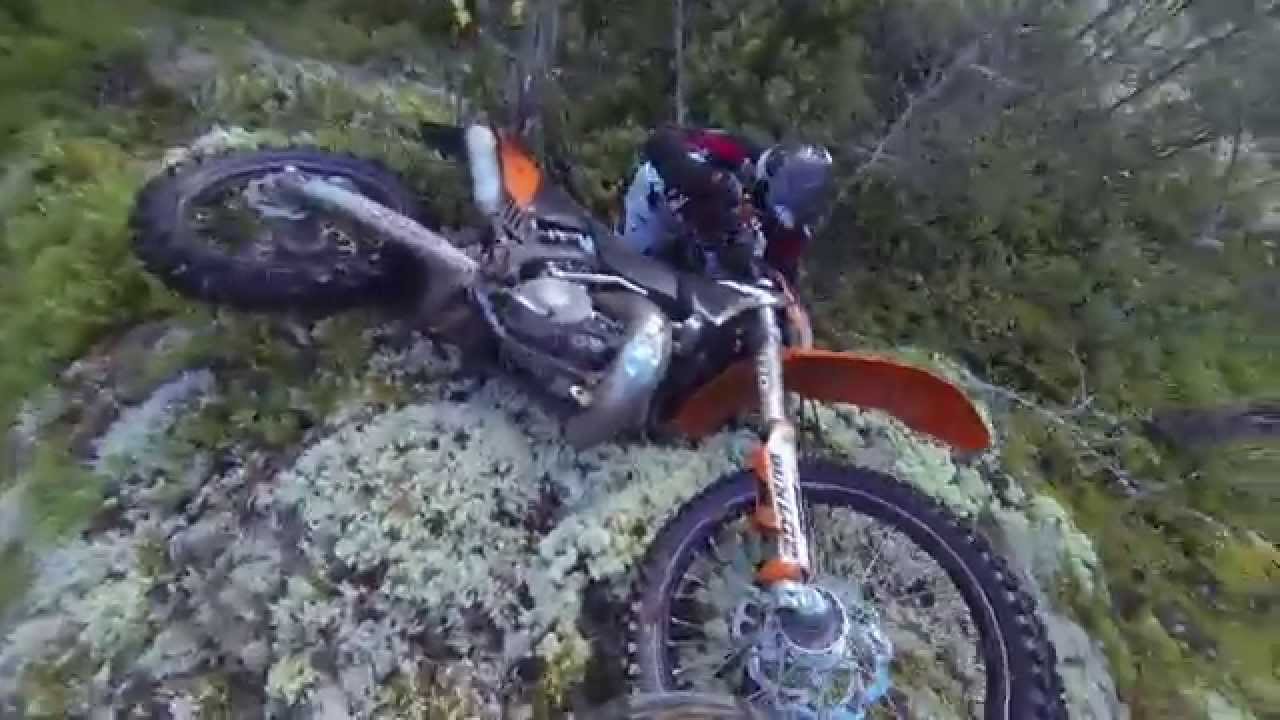 Suomi Enduro - Läpi syksyisen metsän (Hard Enduro in Finnish Jungle)