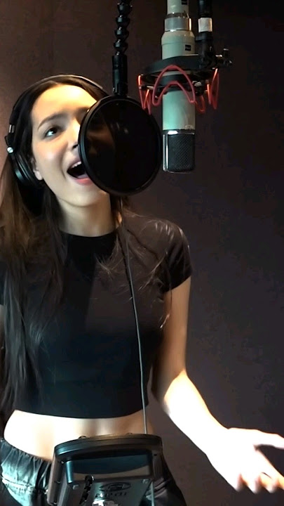 VCHA 'Only One' Recording Behind the Scenes #VCHA #VLIGHTS #OnlyOne