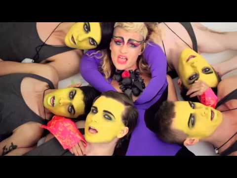 Peaches 'Mommy Complex' Official Music Video