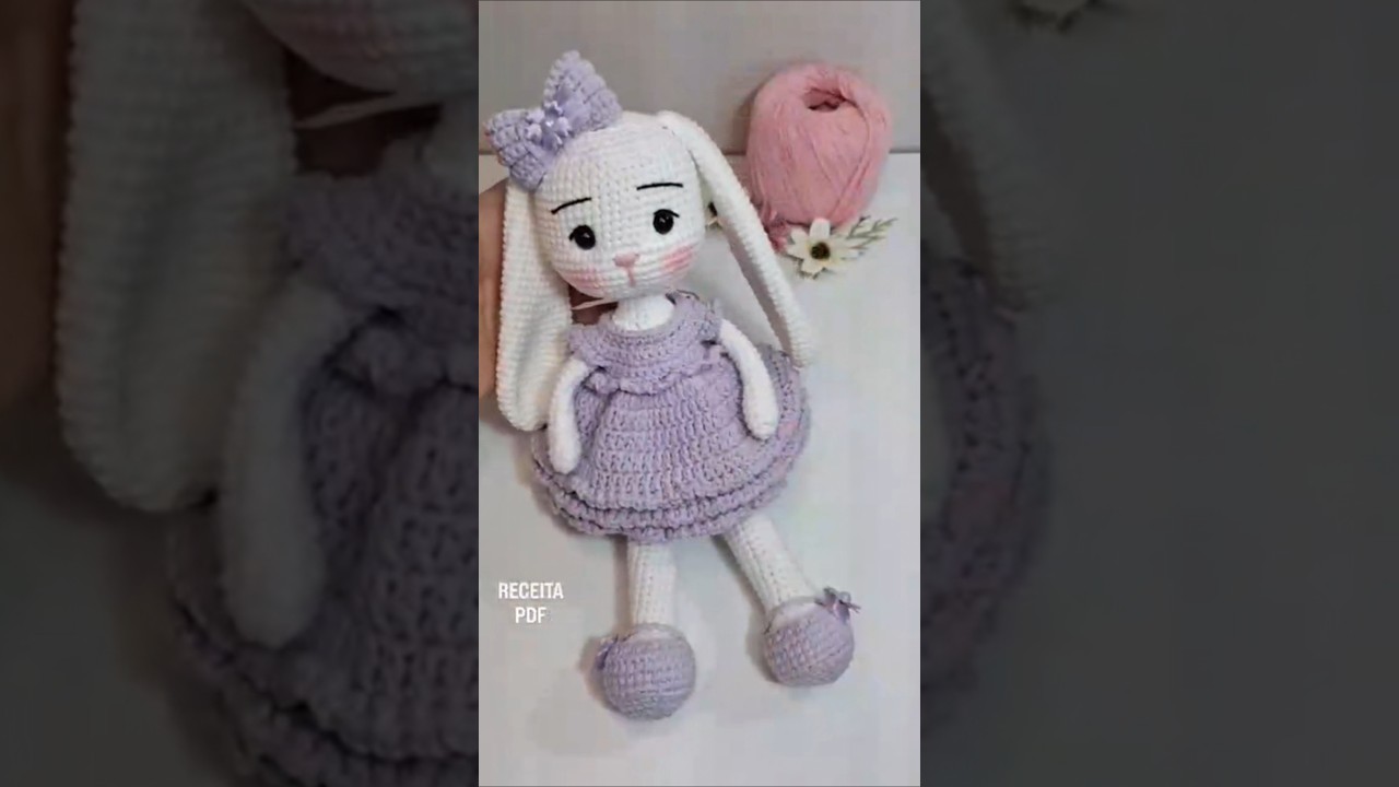 Juju the Bunny. Get the PDF pattern in our store via WhatsApp: +55