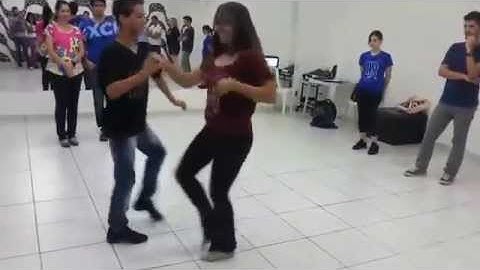 Luca e Talita - Aula de forró na escola de dança Jaime Arôxa Goiânia