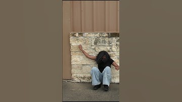 ኣብ ቤት ኣቦኣ ዝጸመዋ Lonely in Her Father