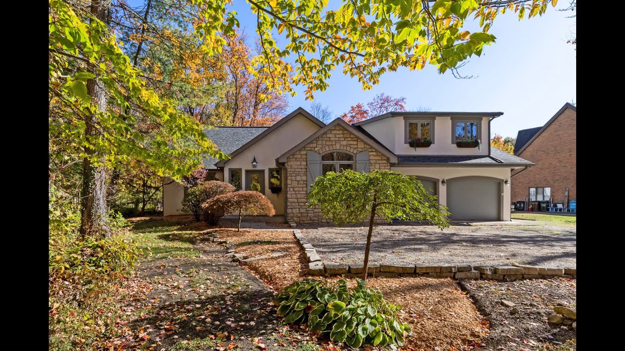 Home for Sale in Blacklick - 3264 Mann Road