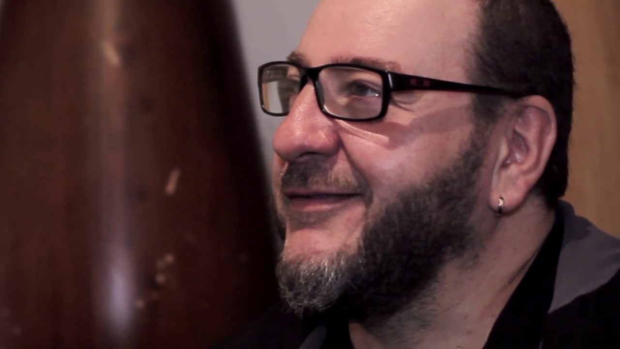 Jorge Palomo sobre el Cajón Omeya Evo II de J.Leiva Percussion